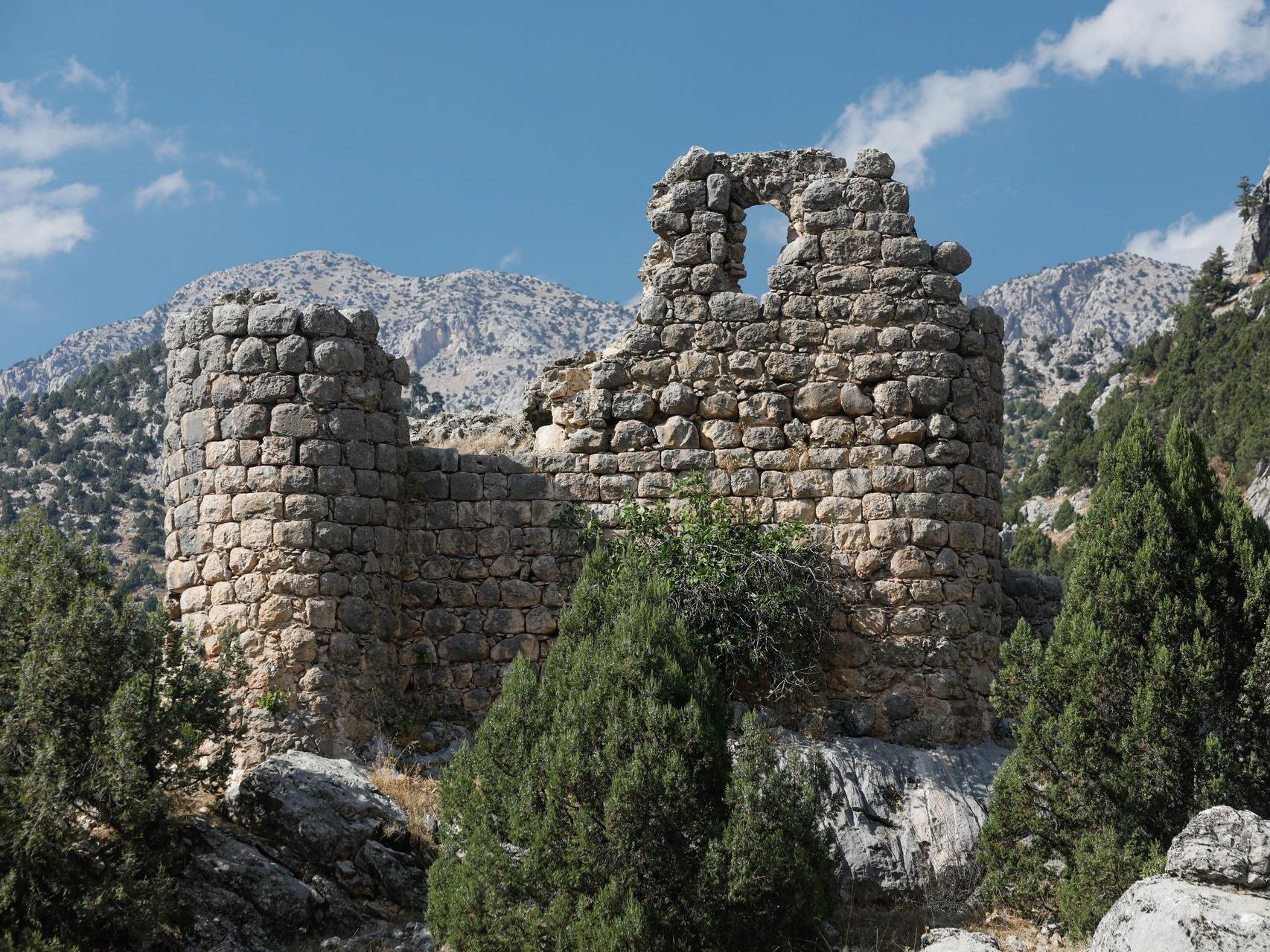 Vue générale de la tour monastique de Çukurhisar, au nord-est de la Cilicie. Cl. M. Goepp.
